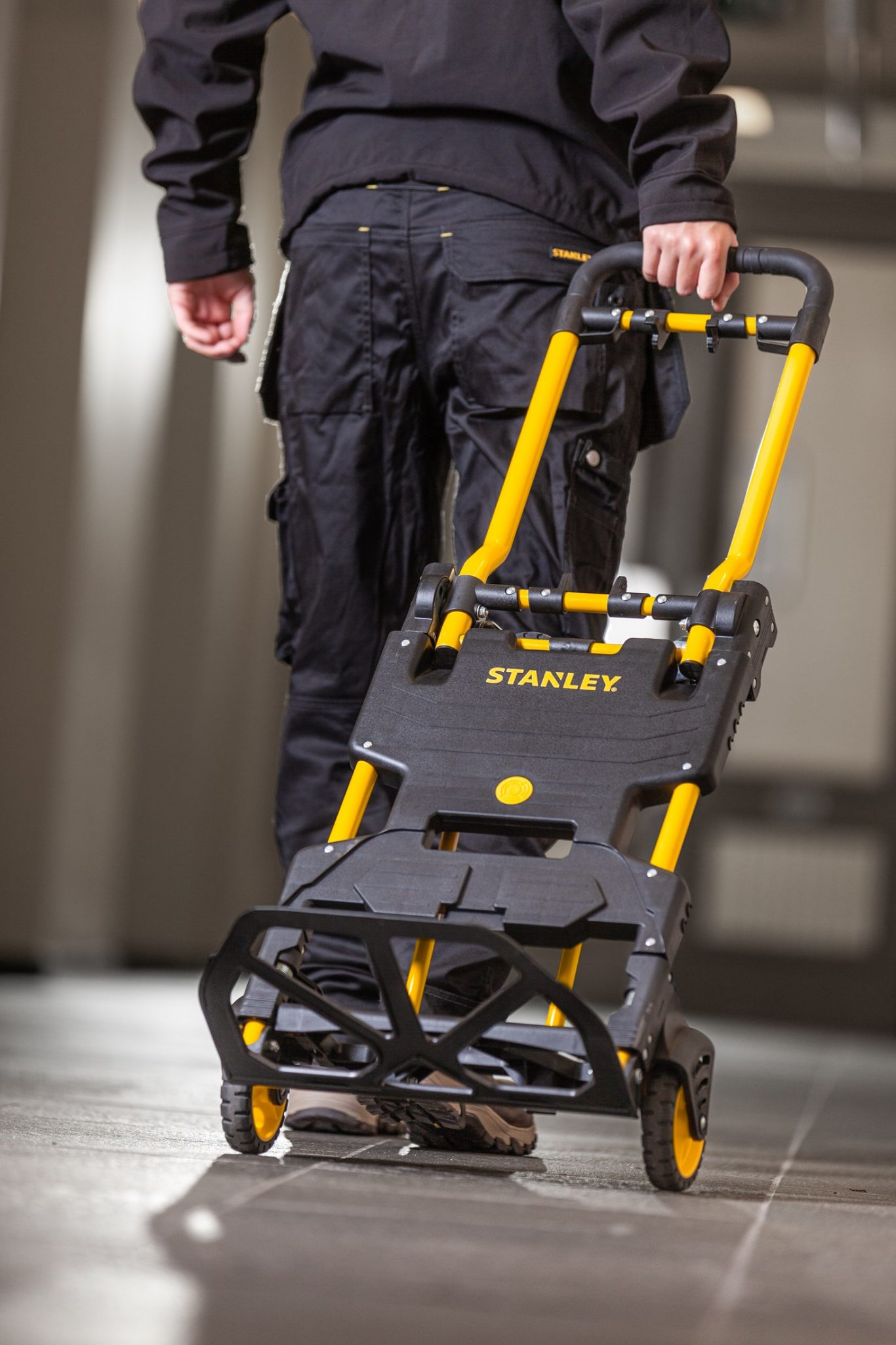 STANLEY FT585, 2IN1 FOLDABLE CONVERTIBLE HAND TRUCK A.C.T. Hardware