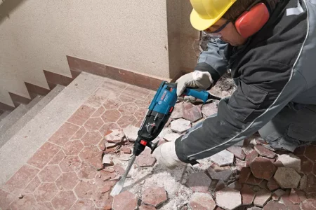 Bosch GBH 2-28 DFV Professional Rotary Hammer with SDS Plus - Image 4