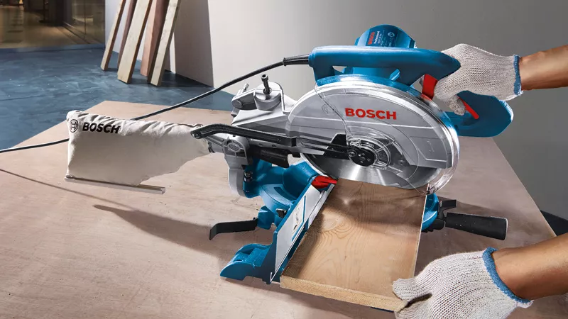 Bosch GCM 10 MX Professional Mitre Saw with Hex Key 1700W, 4800RPM - Image 2