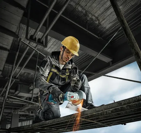 Bosch GWS 180-LI Professional 4" Cordless Angle Grinder 18V/11,000RPM with 2 x 4.0 Ah Li-ion Batteries - Image 2