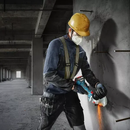 Bosch GWS 180-LI Professional 4" Cordless Angle Grinder 18V/11,000RPM with 2 x 4.0 Ah Li-ion Batteries - Image 4