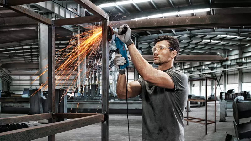 Bosch GWS 9-100 P Professional Heavy Duty Corded Angle Grinder 240V / 900W / 11,000RPM - Image 4