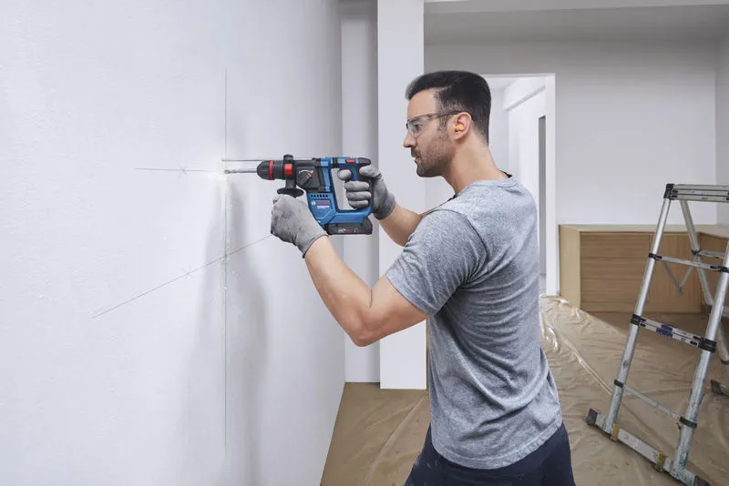 BOSCH PRO GBH 18V-18 X PROFESSIONAL CORDLESS ROTARY HAMMER WITH ONECHUCK 18.0 V - Image 4