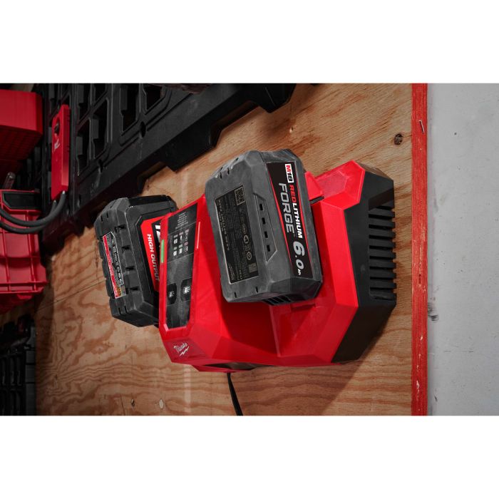Milwaukee M18 DBSC Dual Bay Super Charger - Image 2