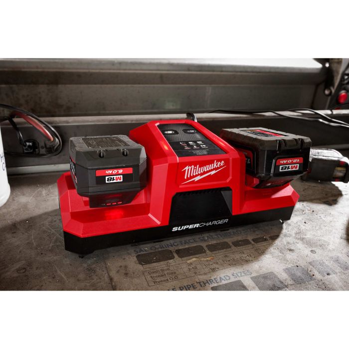 Milwaukee M18 DBSC Dual Bay Super Charger - Image 3